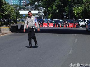 Antisipasi Demo, Lalin di Jl Gatot Subroto Arah DPR Ditutup Antisipasi Demo, Lalin di Jl Gatot Subroto Arah DPR Ditutup