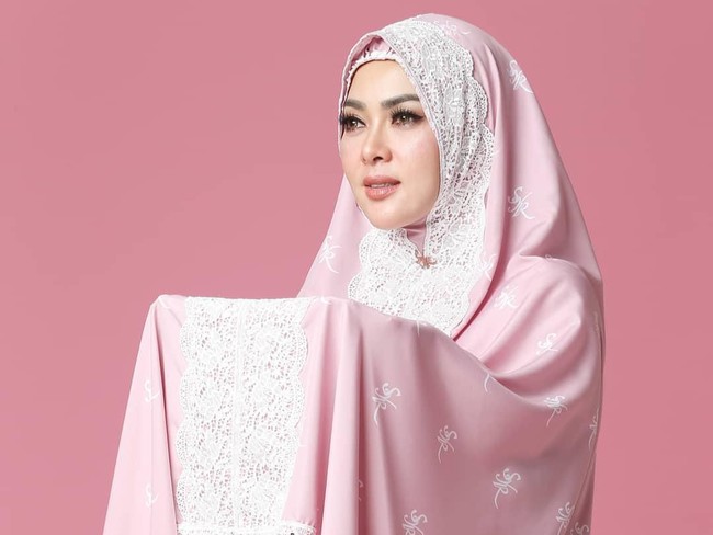5.000 Mukena Syahrini Ludes, Ditjen Pajak Ingatkan PPN Rp 1,75 M 5.000 Mukena Syahrini Ludes, Ditjen Pajak Ingatkan PPN Rp 1,75 M