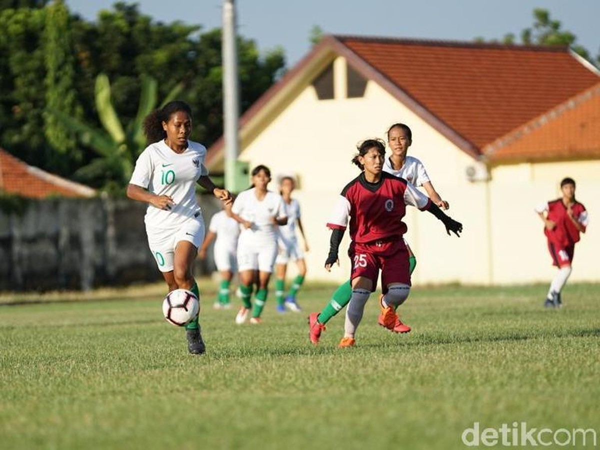 Timnas Sepakbola Putri dalam latihan di Sidoarjo, Jawa Timur. (Foto: Suparno/Detikcom)