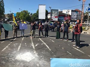 Komitmen Khofifah Tolak Tambang Dipertanyakan Mahasiswa Jember