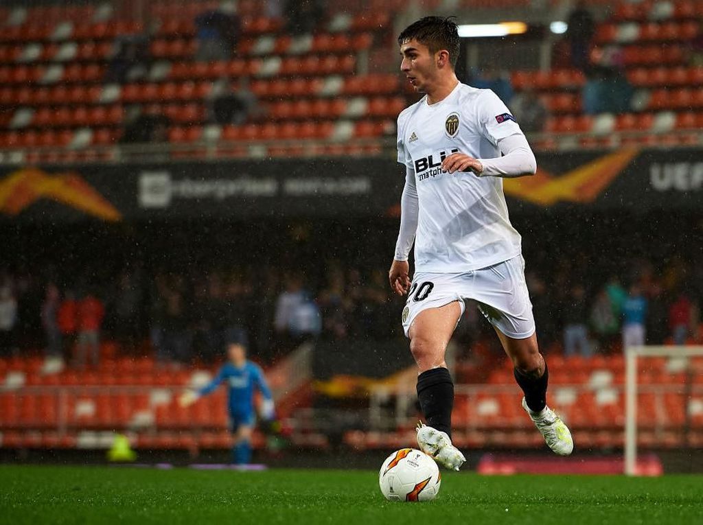 Ferran Torres Dulu Nonton Valencia Ditemani Orang Tua, Kini Hadapi Barca Ferran Torres Dulu Nonton Valencia Ditemani Orang Tua, Kini Hadapi Barca