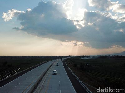 Digoda Pemandangan Indah Tol Semarang-Malang