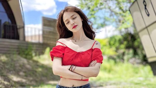 Penampilan Artis K-pop yang Dikira Anoreksia karena Tubuhnya Sangat Kurus