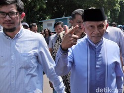 Video Amien Rais Datangi Polda jadi Saksi Eggi Sudjana