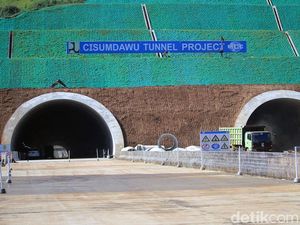 Polisi: Tol Cisumdawu Hanya Boleh Dilintasi Mobil Kecil Polisi: Tol Cisumdawu Hanya Boleh Dilintasi Mobil Kecil