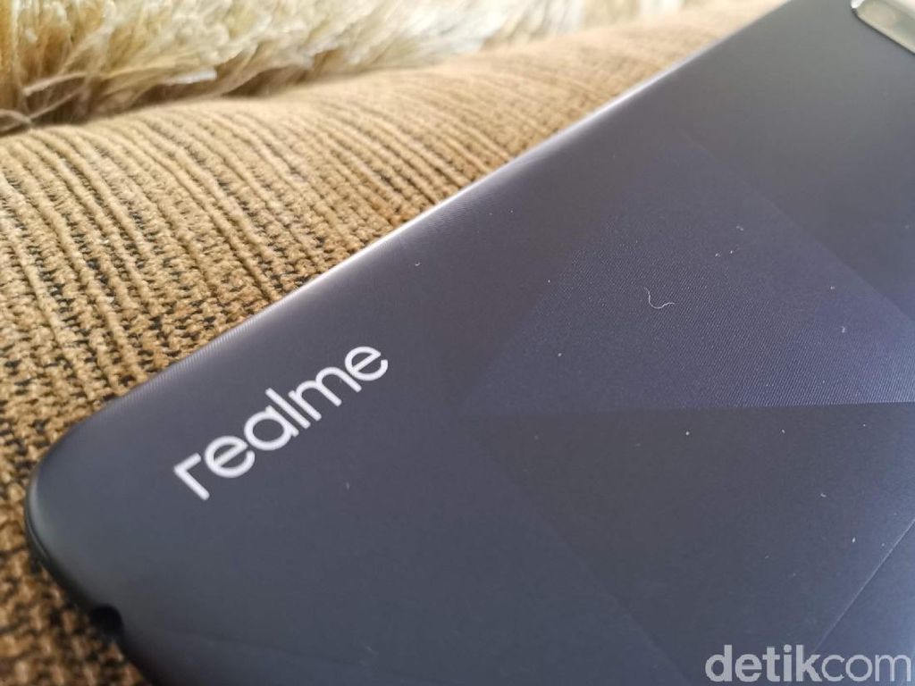 Kabar Terbaru Realme A1 Si Ponsel Misterius Kabar Terbaru Realme A1 Si Ponsel Misterius