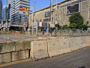 Weekend di Jalan MH Thamrin Pascaaksi Rusuh 22 Mei