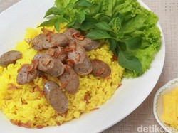 Menu Harian Ramadhan ke-24: Resep Nasi Kuning Enak dengan Lauk Sambal Udang dan Sosis