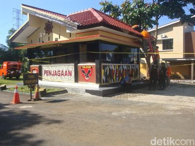 Tim Inafis Polri Olah TKP Mako Brimob Purwokerto