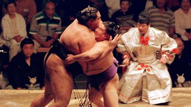 Trump-Shinzo Abe Memupuk 'Bromance' dengan Golf dan Sumo