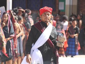 Libur Lebaran Seru di Samosir: Nonton Sigale-Gale Carnival