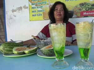 Sensasi Dingin Es Serbat Penghilang Dahaga untuk Buka Puasa Sensasi Dingin Es Serbat Penghilang Dahaga untuk Buka Puasa