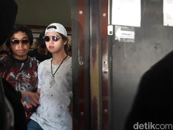 Dijenguk Anak Istri, Ini Pesan Ahmad Dhani dari Balik Jeruji