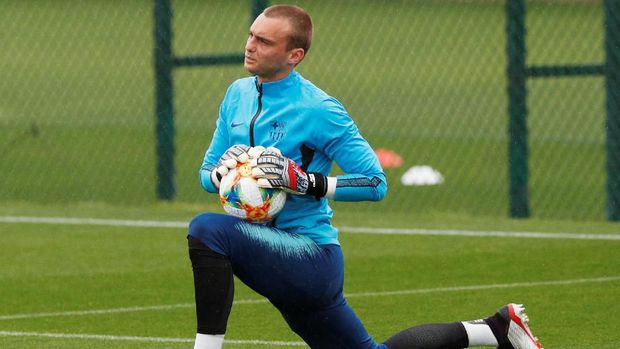 Jasper Cillessen digantikan Neto.