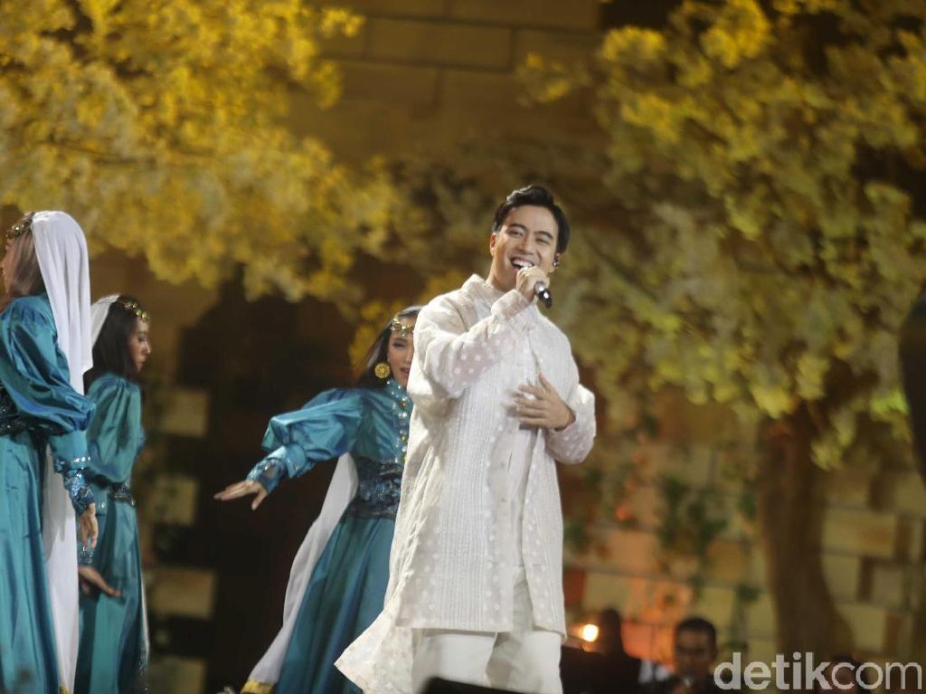 Vidi Aldiano Tutup Sunsilk Hijab Hunt 2019 dengan Lagu Definisi Bahagia Vidi Aldiano Tutup Sunsilk Hijab Hunt 2019 dengan Lagu Definisi Bahagia