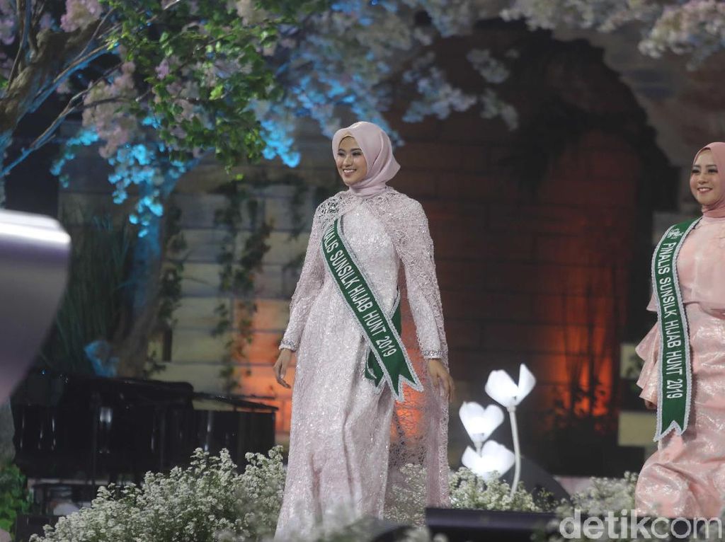 Resky, Hijabers Surabaya Jadi Juara Sunsilk Hijab Hunt 2019 Resky, Hijabers Surabaya Jadi Juara Sunsilk Hijab Hunt 2019