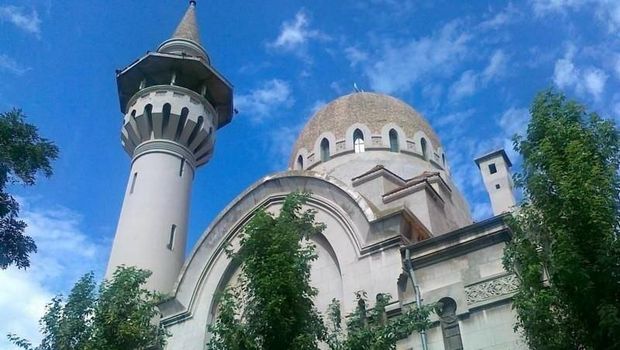 Rumania merupakan salah satu negara di Eropa Timur. Di negara yang terkenal dengan legenda drakula ini, Islam punya sejarah panjang yang menarik untuk disimak.