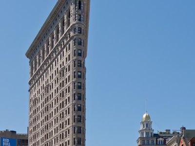 Deretan Gedung Super Tipis di Dunia