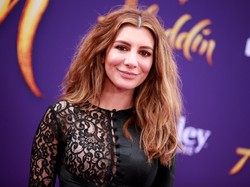 Tak Cuma Naomi Scott, Nasim Pedrad Juga Curi Perhatian di Aladdin