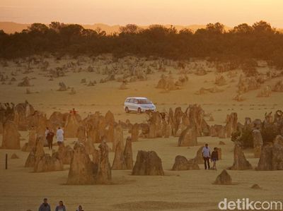 Foto The Pinnacles, Gurun Ajaib dari Australia Barat
