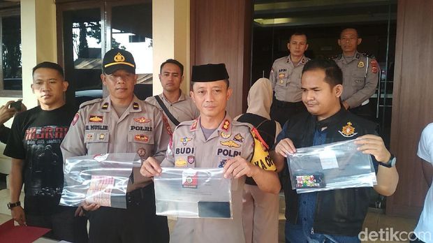 Fakta-fakta Muncikari Prostitusi Online di Garut Jual 2 Putrinya