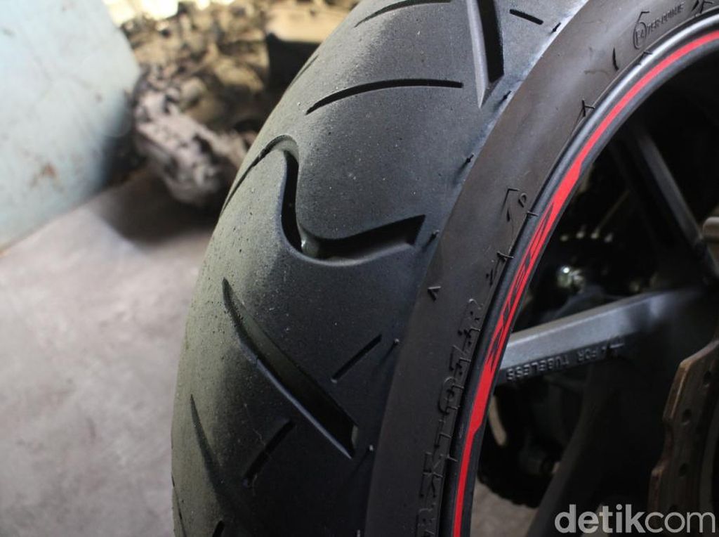 5 Bagian Motor yang Butuh Perhatian Saat Cuaca Panas 5 Bagian Motor yang Butuh Perhatian Saat Cuaca Panas