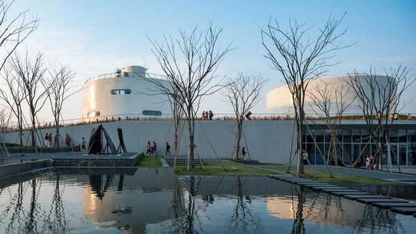 Begini Jadinya Kalau Kilang Minyak Disulap Jadi Galeri Seni