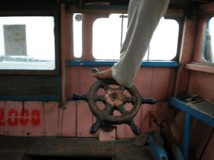 Nyetir Perahu Pakai Kaki, Greget!