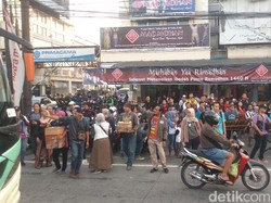 Ratusan Anggota Geng Motor di Semarang Berbagi Takjil