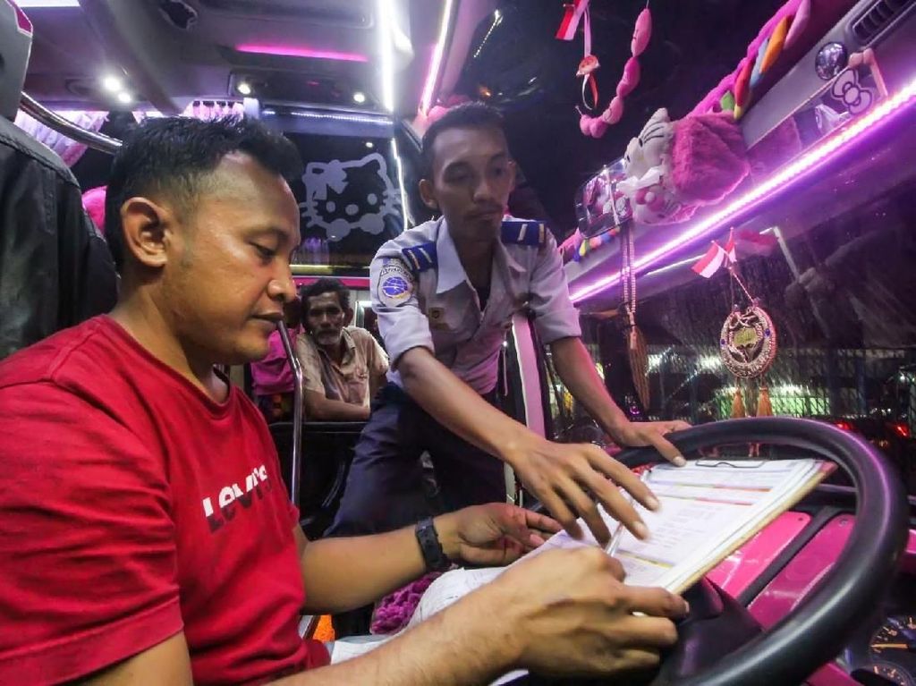 Ratusan Bus di Terminal Lhokseumawe Diuji Kelaikan, Apa Hasilnya? Ratusan Bus di Terminal Lhokseumawe Diuji Kelaikan, Apa Hasilnya?