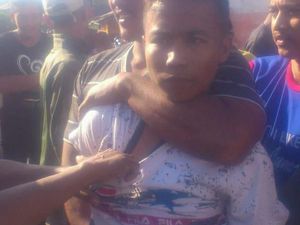 Gagal Curi Motor, Pemuda Ini Jadi Bulan-bulanan Warga Gagal Curi Motor, Pemuda Ini Jadi Bulan-bulanan Warga