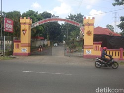 Penjagaan Mako Brimob Watumas Purwokerto Tampak Dikurangi Siang Ini
