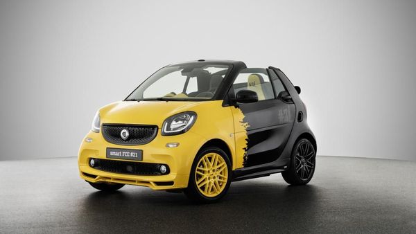 Mobil Smart Mungil Bermesin Bakar Terakhir