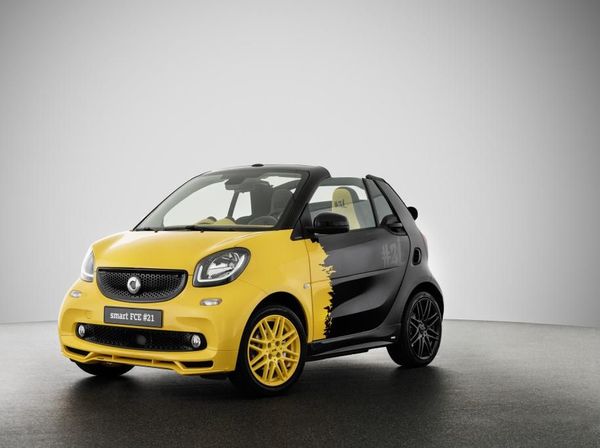 Mobil Smart Mungil Bermesin Bakar Terakhir