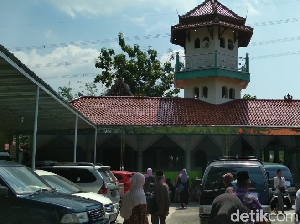 Masjid Pangeran Purbaya Tegal, Konon Dibangun dalam Waktu Semalam Masjid Pangeran Purbaya Tegal, Konon Dibangun dalam Waktu Semalam