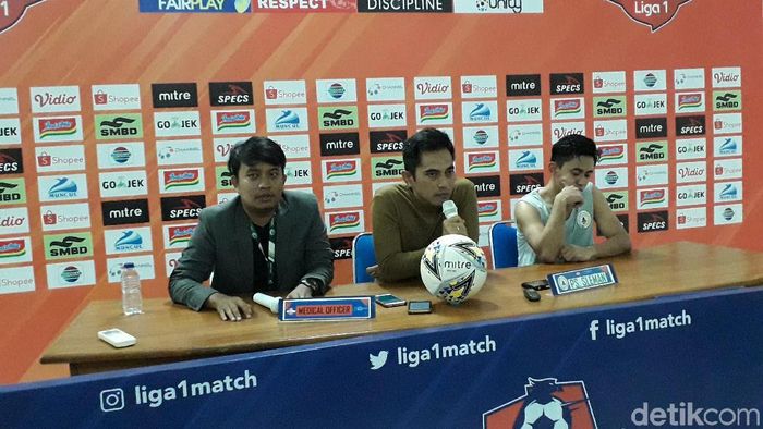 Pelatih PSS Sleman Seto Nurdiyantoro dalam jumpa pers usai laga lawan Semen Padang. (Foto: Ristu Hanafi/detikSport) Pelatih PSS Sleman Seto Nurdiyantoro dalam jumpa pers usai laga lawan Semen Padang. (Foto: Ristu Hanafi/detikSport)
