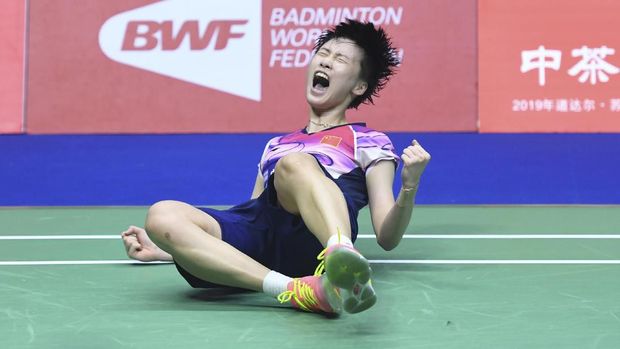 China's Chen Yufei celebrates after defeating Japan's Akane Yamaguchi during their women's singles final match at the 2019 Sudirman Cup world badminton championships in Nanning in China's southern Guangxi region on May 26, 2019. (Photo by WANG ZHAO / AFP)