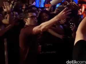 Hebat! Wayang Kulit Spider-Man Sampai ke Tangan Tom Holland Hebat! Wayang Kulit Spider-Man Sampai ke Tangan Tom Holland