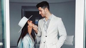 Happy Anniversary! Ini Kado Istimewa Nick Jonas untuk Priyanka Chopra