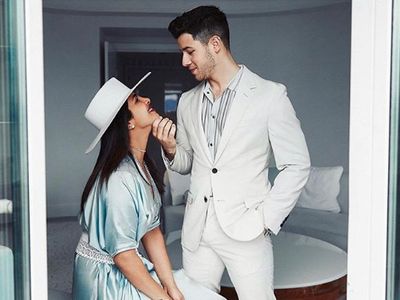 Happy Anniversary! Ini Kado Istimewa Nick Jonas untuk Priyanka Chopra