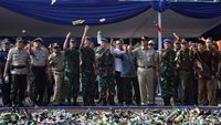Anies Pimpin Pemusnahan Ribuan Miras di Monas