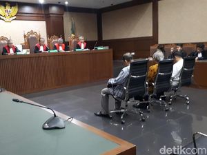 Terbukti Terima Suap, 3 Eks DPRD Sumut Divonis 4 Tahun Penjara Terbukti Terima Suap, 3 Eks DPRD Sumut Divonis 4 Tahun Penjara