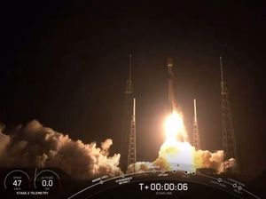 Potret Peluncuran 60 Satelit Internet Starlink Milik SpaceX
