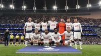 Tottenham Hotspur ada di peringkat kesembilan tim dengan pemilik terkaya. Pemiliknya adalah Joe Lewis, yang berharta 3,8 miliar pound sterling alias Rp 69,18 triliun. Dia kabarnya membiayai sendiri pembangunan Tottenham Hotspur Stadium senilai 800 juta pound. (Foto: Julian Finney/Getty Images)