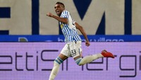 Mohamed Fares merayakan golnya. Tullio M. Puglia/Getty Images.