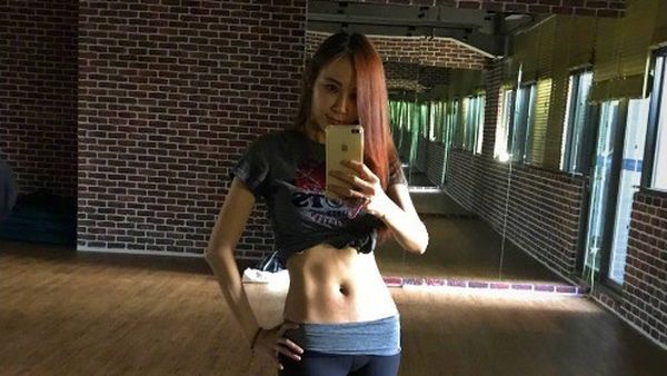 Penampilan Aktris 51 Tahun yang Disebut Netizen Makin Muda dari Hari ke Hari