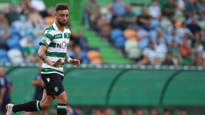 Bruno Fernandes santer dikabarkan bakal hengkang ke Liga Inggris. (Foto: Gualter Fatia/Getty Images) Bruno Fernandes santer dikabarkan bakal hengkang ke Liga Inggris. (Foto: Gualter Fatia/Getty Images)