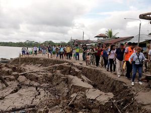 Penampakan Reruntuhan Bangunan di Peru Usai Diguncang Gempa M 7,5 Penampakan Reruntuhan Bangunan di Peru Usai Diguncang Gempa M 7,5