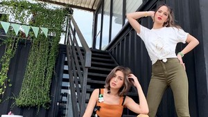 Gini Deh Jadinya Jessica Iskandar dan Nia Ramadhani Syuting Naik KRL