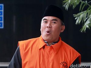 Sekretaris PN Semarang Diperiksa Hakim Terkait Suap Bupati Jepara Sekretaris PN Semarang Diperiksa Hakim Terkait Suap Bupati Jepara